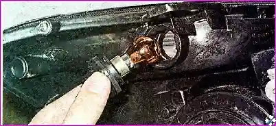 Замена лампы указателя поворота