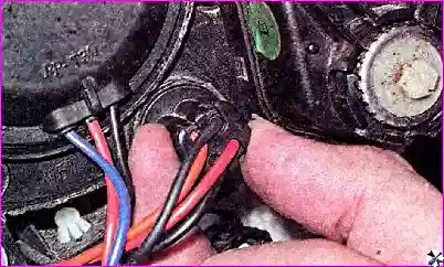 Замена лампы габаритного света