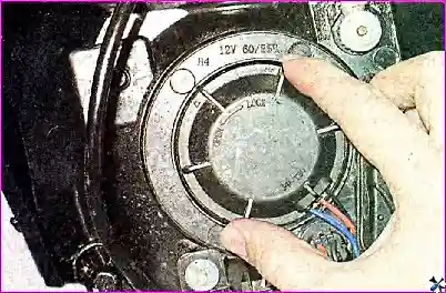 Замена лампы ближнего света