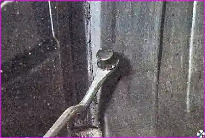 Электронасос стеклоомывателя замена Проверка и ремонт стеклоочистителей автомобиля Great-Wall-Hover-H3/H5