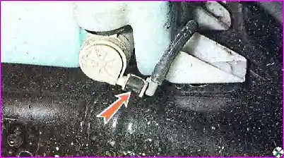 Бачок стеклоомывателя замена Проверка и ремонт стеклоочистителей автомобиля Great-Wall-Hover-H3/H5