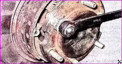 Замена шпилек на ступице колеса Ремонт ступицы колес автомобиля Hover-H3/H5