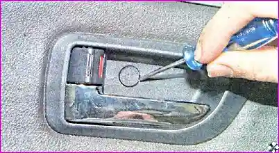 Обивка задней двери – снятие и установка Снятие и установка деталей задней двери автомобиля Hover-H3/H5