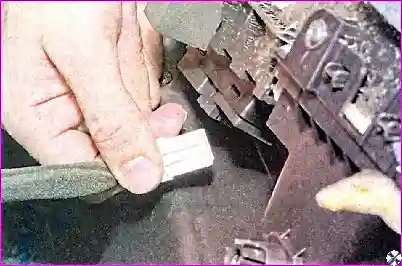 Обивка задней двери – снятие и установка Снятие и установка деталей задней двери автомобиля Hover-H3/H5