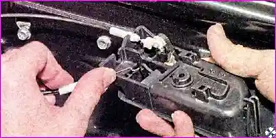 Внутренняя ручка задней двери – замена Снятие и установка деталей задней двери автомобиля Hover-H3/H5