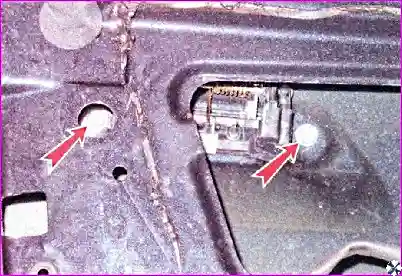 Наружная ручка задней двери – замена Снятие и установка деталей задней двери автомобиля Hover-H3/H5