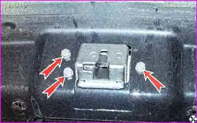 Ремонт двери багажного отделения автомобиля Hover-H3/H5