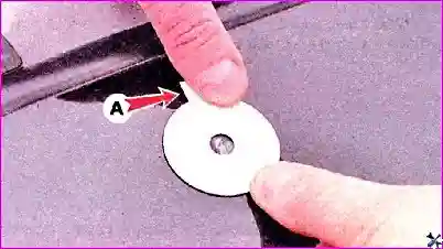 Ремонт скола стекла Ремонт мелких повреждений ветрового стекла автомобиля