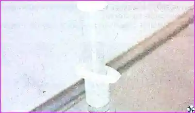 Ремонт скола стекла Ремонт мелких повреждений ветрового стекла автомобиля