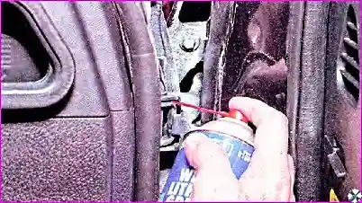 Очистка и смазка кузовных деталей автомобиля Hover-H3/H5