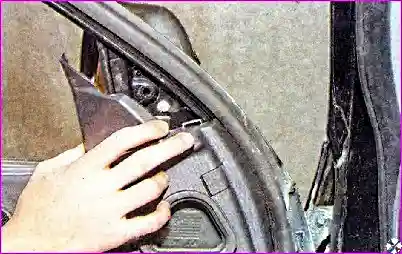 Обивка передней двери снятие и установка Разборка и сборка деталей передней двери автомобиля Hover-H3/H5