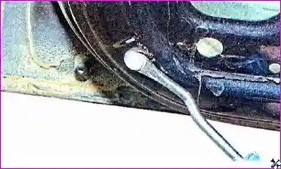 Обивка передней двери снятие и установка Разборка и сборка деталей передней двери автомобиля Hover-H3/H5