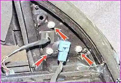 Боковое зеркало заднего вида – замена Разборка и сборка деталей передней двери автомобиля Hover-H3/H5