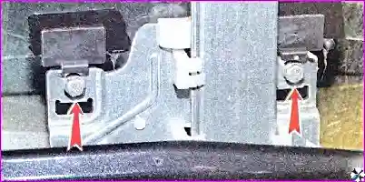 Стекло передней двери – снятие и установка Разборка и сборка деталей передней двери автомобиля Hover-H3/H5