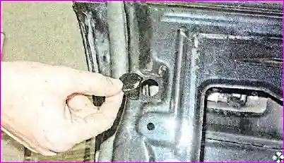 Наружная ручка передней двери – замена Разборка и сборка деталей передней двери автомобиля Hover-H3/H5