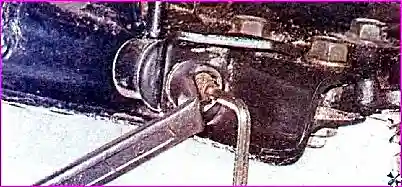 Замена деталей передней подвески автомобиля Hover H3/H5