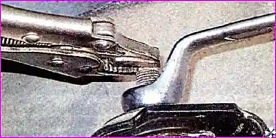 Замена деталей передней подвески автомобиля Hover H3/H5