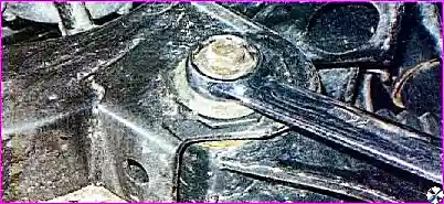 Замена деталей передней подвески автомобиля Hover H3/H5