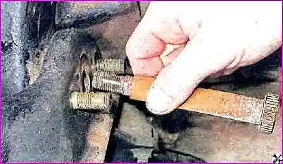 Замена деталей передней подвески автомобиля Hover H3/H5