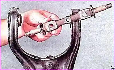 Замена деталей передней подвески автомобиля Hover H3/H5