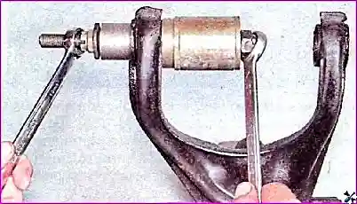 Замена деталей передней подвески автомобиля Hover H3/H5