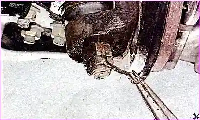 Замена деталей передней подвески автомобиля Hover H3/H5