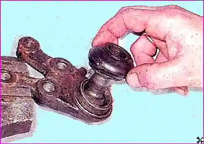 Замена деталей передней подвески автомобиля Hover H3/H5