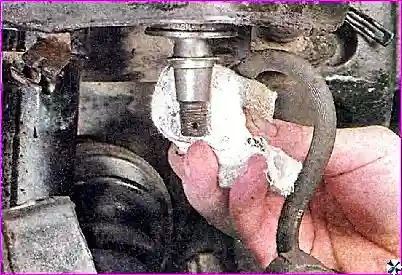 Замена деталей передней подвески автомобиля Hover H3/H5