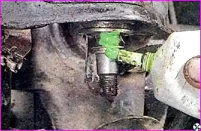 Замена деталей передней подвески автомобиля Hover H3/H5