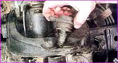 Замена деталей передней подвески автомобиля Hover H3/H5