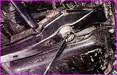 Замена деталей передней подвески автомобиля Hover H3/H5