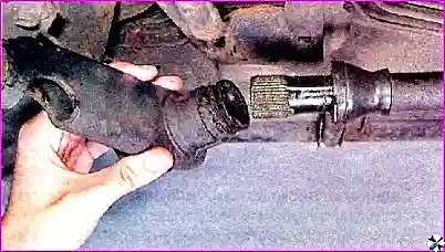 Замена деталей передней подвески автомобиля Hover H3/H5