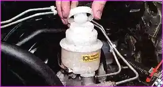 Главный тормозной цилиндр замена Замена главного тормозного цилиндра и вакуумного усилителя тормозов автомобиля Hover-H3/H5