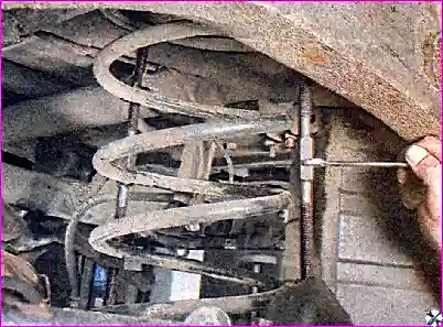 Замена деталей задней подвески автомобиля Hover Н3/Н5