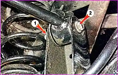 Замена деталей задней подвески автомобиля Hover Н3/Н5