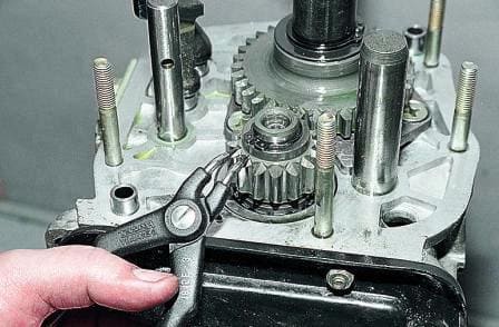 Disassembly and assembly of the VAZ-2107 gearbox