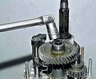 Reparatur eines Fünfganggetriebes