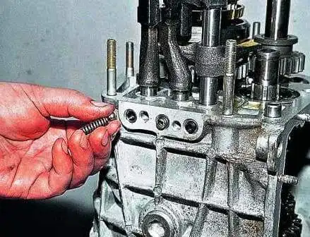 Reparatur des Fünfganggetriebes