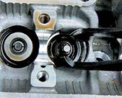 Replacing Mazda 6 engine oil seals