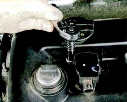 Cómo verificar la compresión en los cilindros del motor Mazda 6
