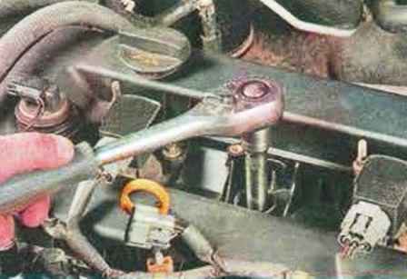Extracción de bobinas y bujías de un Mazda 6