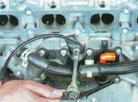 Replacing knock sensor Mazda 6