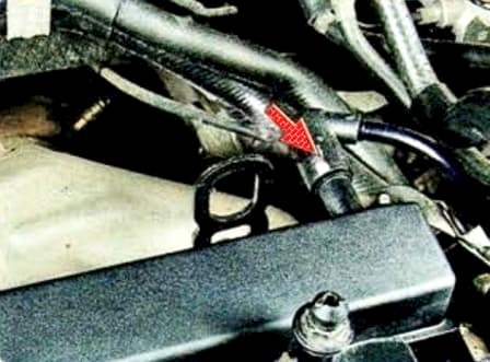 Cómo limpiar el sistema de ventilación del cárter del Mazda 6