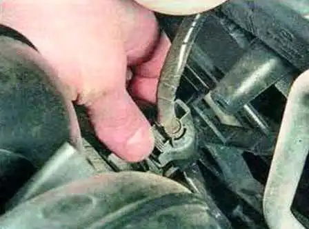 How to replace Mazda 6 engine cooling fan