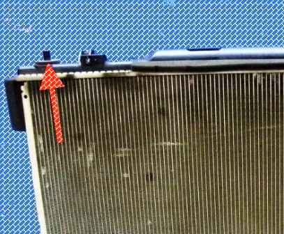 Cómo reemplazar el radiador de enfriamiento del motor Mazda 6