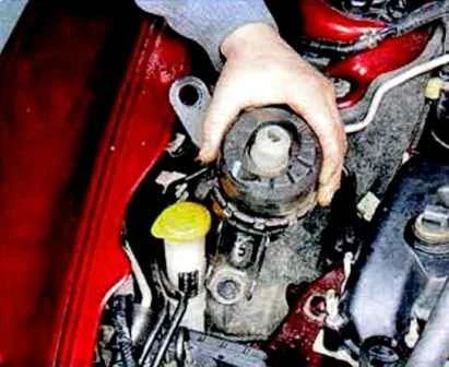 Cómo reemplazar los soportes del motor Mazda 6