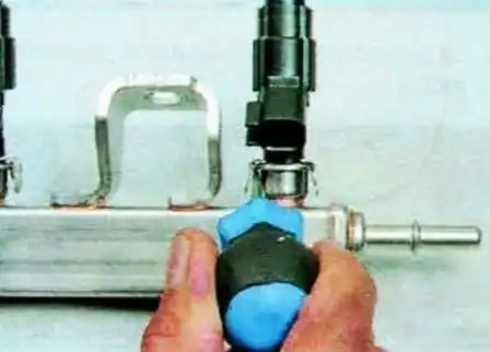 How to remove the Mazda 6 fuel rail and injectors