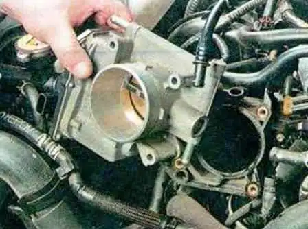 Замена дроссельного узла и педали газа автомобиля Мазда 6