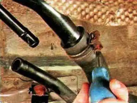 How to remove and install the Mazda 6 fuel tank