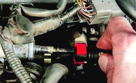 How to replace the cover and cylinder head gasket Mazda 6